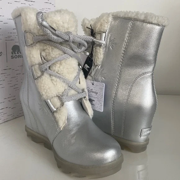 Sorel X Disney Joan of Arctic Wedge Boots Frozen ll Size Women’s 6.5 RARE - Picture 13 of 16
